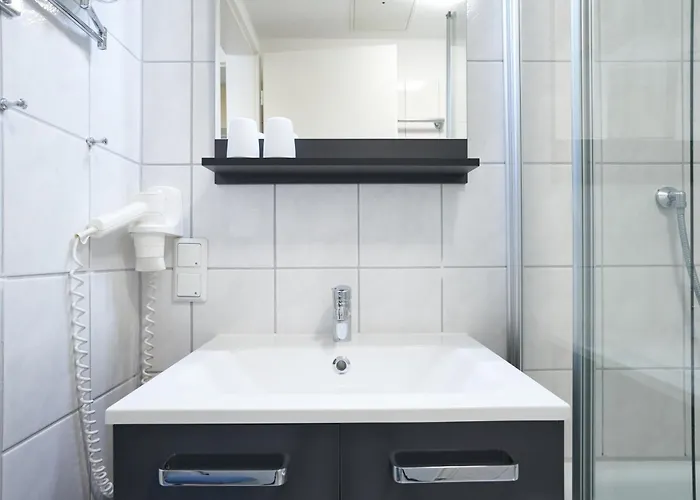 345, Seepark Apartment *